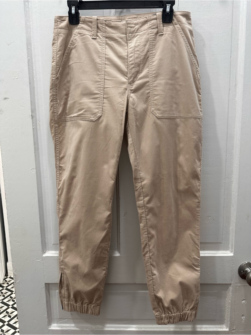 Banana Republic Women’s Corduroy Jogger Pants in Light Beige